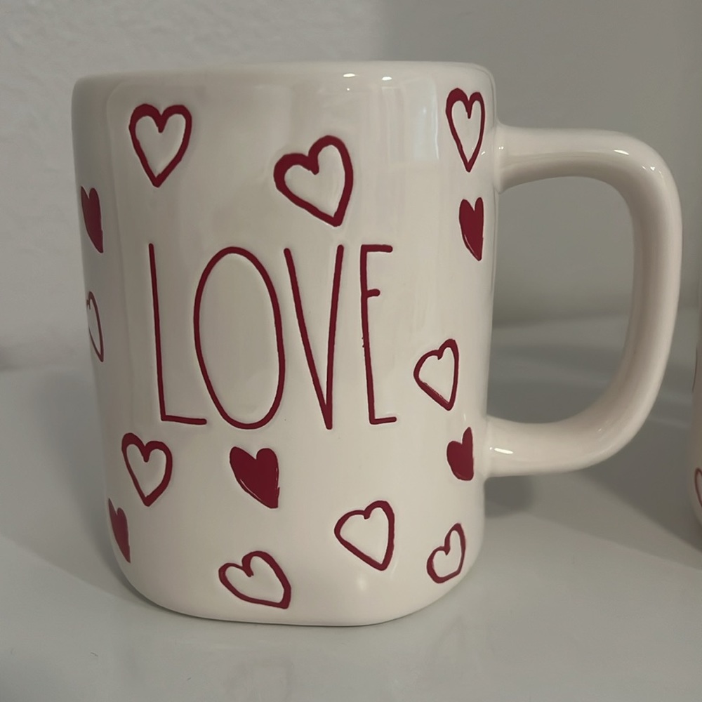 ❤️CUTE. Rae Dunn Valentin MUG. - Picture 3 of 16